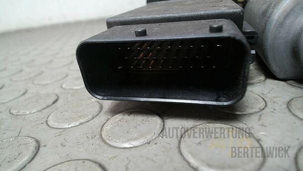 Foto: FENSTERHEBERMOTOR VORN RECHTS eines VW Golf 1.4