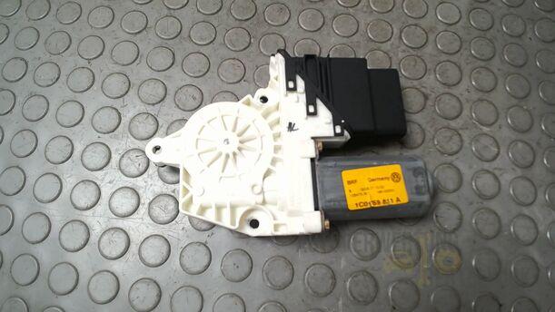 Foto: FENSTERHEBERMOTOR HINTEN LINKS eines VW Golf 1.4