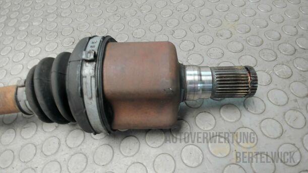 Foto: ANTRIEBSWELLE LINKS (AUTOMATIKGETRIEBE) eines Ford Mondeo Turnier 2.0 TDCi Aut.