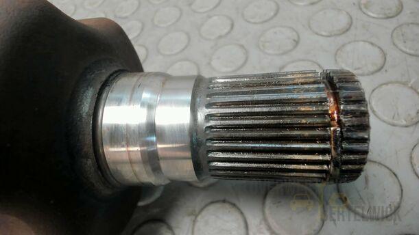 Foto: ANTRIEBSWELLE LINKS (AUTOMATIKGETRIEBE) eines Ford Mondeo Turnier 2.0 TDCi Aut.
