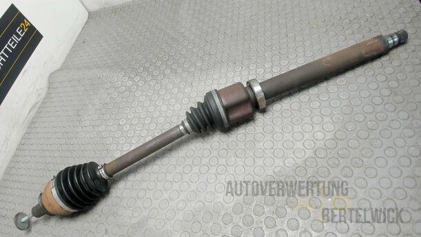 Foto: ANTRIEBSWELLE RECHTS ( AUTOMATIKGETRIEBE ) eines Ford Mondeo Turnier 2.0 TDCi Aut.