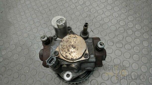Foto: DIESELEINSPRITZPUMPE / HOCHDRUCKPUMPE eines Mazda MPV 2.0 TD