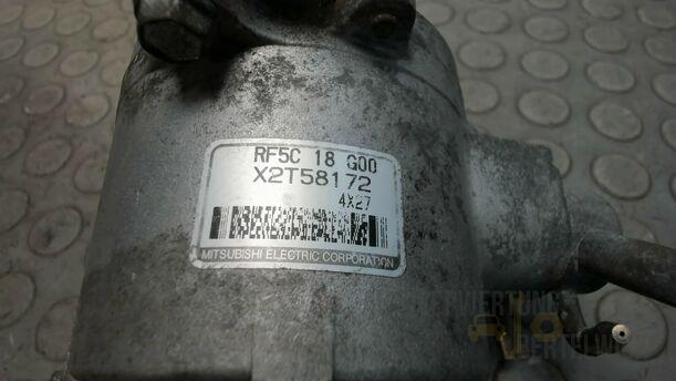 Foto: VAKUUMPUMPE / UNTERDRUCK eines Mazda MPV 2.0 TD