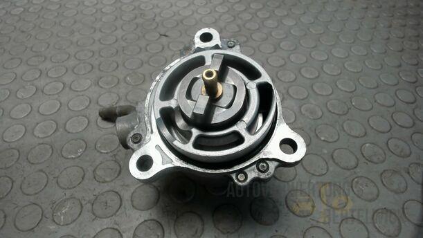 Foto: VAKUUMPUMPE / UNTERDRUCK eines Mazda MPV 2.0 TD