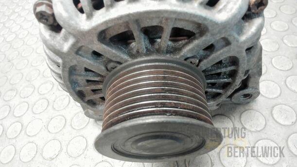 Foto: LICHTMASCHINE / GENERATOR 90A eines Mazda MPV 2.0 TD
