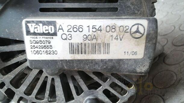 Foto: LICHTMASCHINE ( 90A ) eines Mercedes-Benz A 150