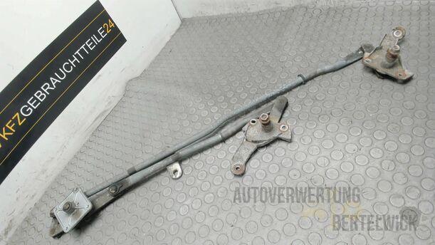 Foto: SCHEIBENWISCHERGESTÄNGE VORNE eines Mazda MPV 2.0 TD