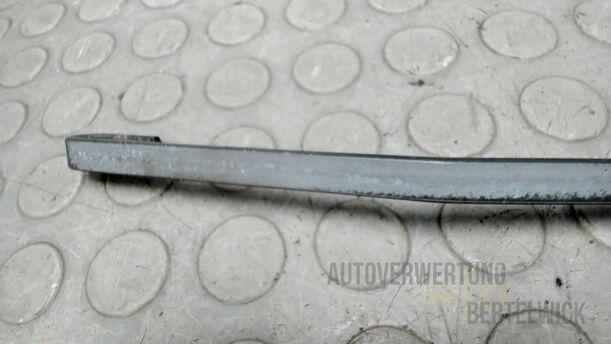 Foto: SCHEIBENWISCHERARM HINTEN eines Mazda MPV 2.0 TD