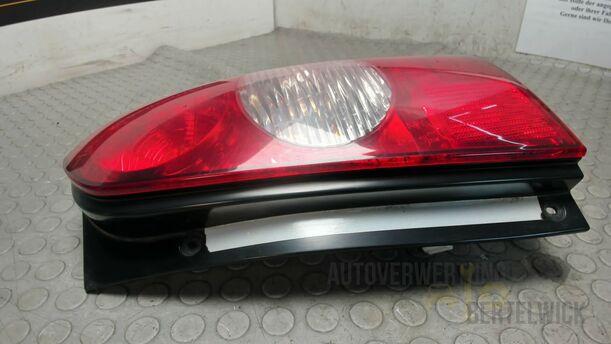 Foto: HECKLEUCHTE / RÜCKLICHT RECHTS eines Mazda MPV 2.0 TD