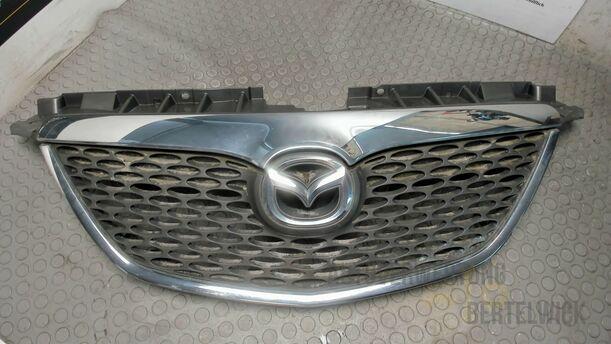 Foto: KÜHLERGRILL eines Mazda MPV 2.0 TD