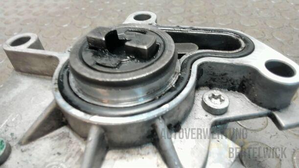 Foto: VAKUUMPUMPE eines Seat Toledo 1.9 TDI