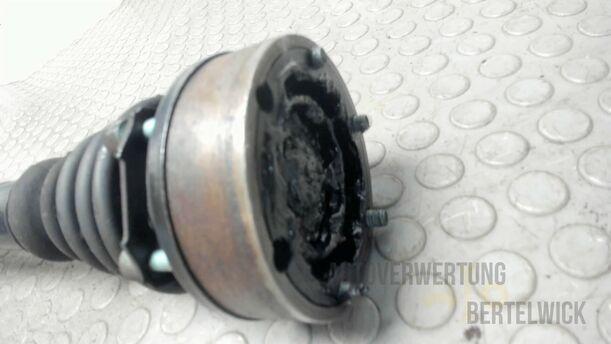 Foto: ANTRIEBSWELLE LINKS eines Seat Toledo 1.9 TDI