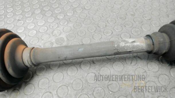 Foto: ANTRIEBSWELLE LINKS eines Seat Toledo 1.9 TDI