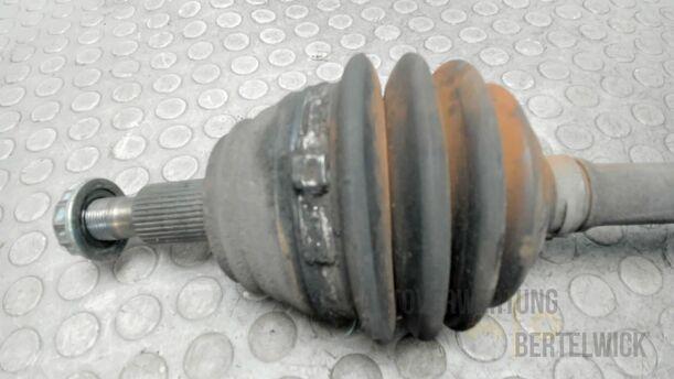 Foto: ANTRIEBSWELLE LINKS eines Seat Toledo 1.9 TDI