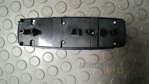 Foto: FENSTERHEBERSCHALTER eines Mercedes-Benz A 150