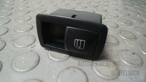 Foto: FENSTERHEBERSCHALTER eines Mercedes-Benz A 150