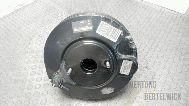 Foto: BREMSKRAFTVERSTÄRKER eines Peugeot 407 140