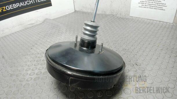 Foto: BREMSKRAFTVERSTÄRKER eines Peugeot 407 140