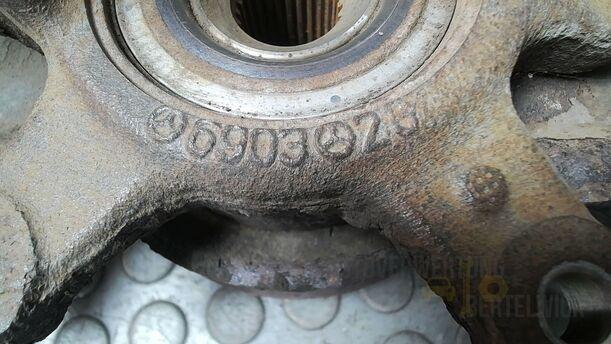 Foto: ACHSSCHENKEL VORN LINKS eines Mercedes-Benz A 150