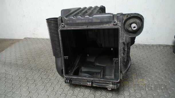 Foto: LUFTFILTERKASTEN eines Mercedes-Benz A 150