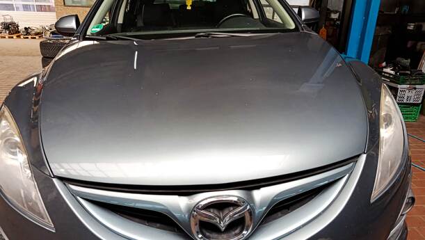 Foto: MOTORHAUBE eines Mazda 6 Sport Kombi 2.2 CD DPF