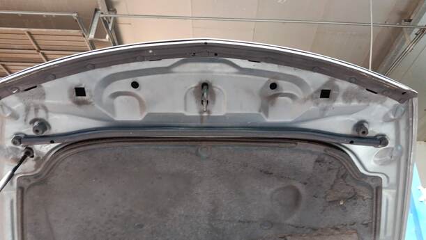 Foto: MOTORHAUBE eines Mazda 6 Sport Kombi 2.2 CD DPF