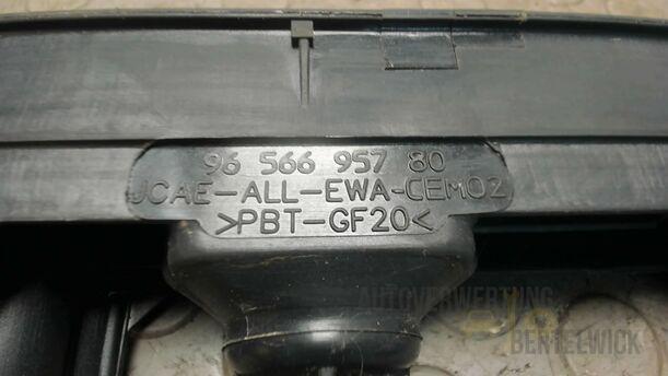 Foto: ZÜNDSPULE eines Peugeot 407 140