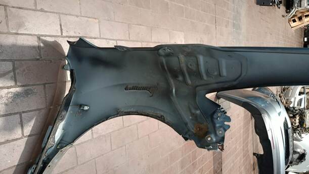 Foto: KOTFLÜGEL LINKS eines Mazda 6 Sport Kombi 2.2 CD DPF