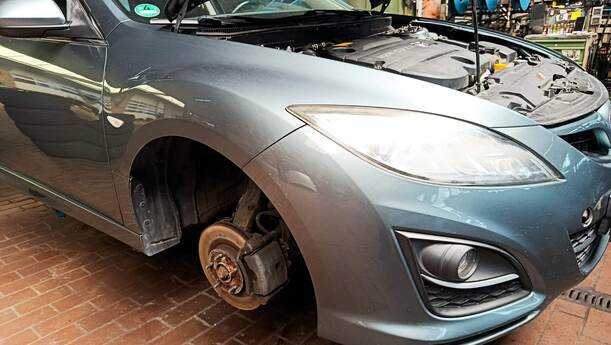 Foto: KOTFLÜGEL RECHTS eines Mazda 6 Sport Kombi 2.2 CD DPF