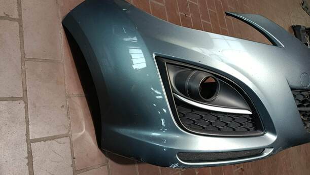 Foto: STOSSFÄNGER/ STOßSTANGE VORN ( FACELIFT AB 2010 ) eines Mazda 6 Sport Kombi 2.2 CD DPF