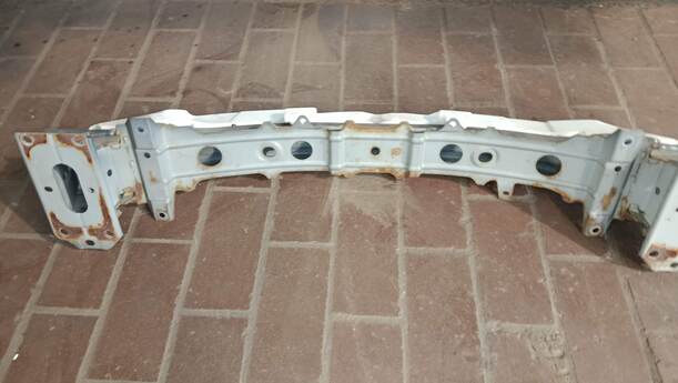 Foto: VERSTÄRKUNG VORN eines Mazda 6 Sport Kombi 2.2 CD DPF