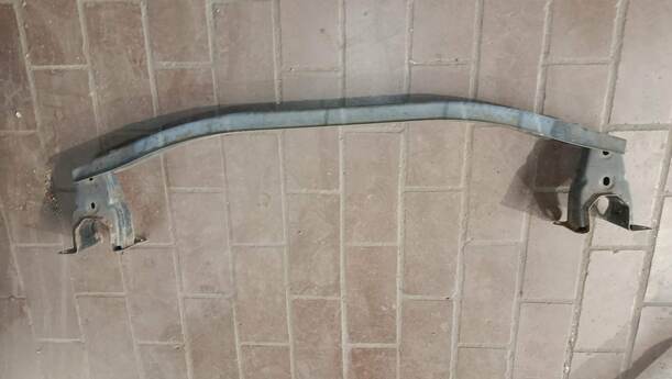 Foto: VERSTÄRKUNG VORN UNTEN eines Mazda 6 Sport Kombi 2.2 CD DPF