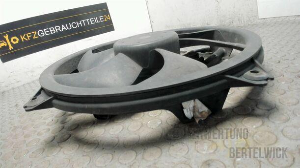 Foto: ELEKTROLÜFTER eines Peugeot 407 140