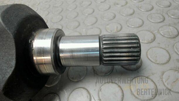 Foto: ANTRIEBSWELLE LINKS eines Peugeot 407 140
