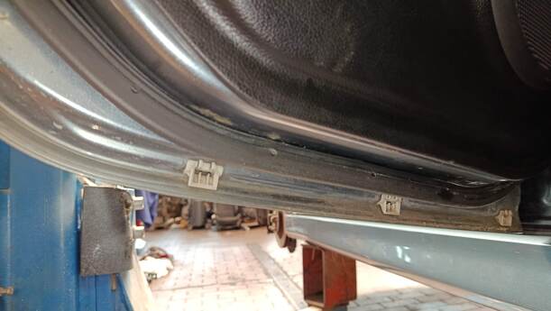 Foto: TÜR HINTEN LINKS ( KOMBI ) eines Mazda 6 Sport Kombi 2.2 CD DPF