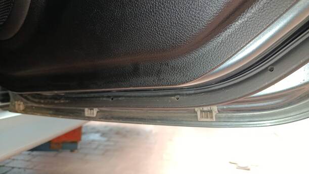 Foto: TÜR HINTEN RECHTS ( KOMBI ) eines Mazda 6 Sport Kombi 2.2 CD DPF