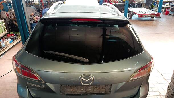 Foto: HECKKLAPPE/ HECKDECKEL ( KOMBI ) eines Mazda 6 Sport Kombi 2.2 CD DPF
