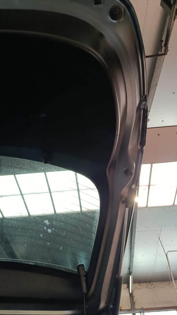 Foto: HECKKLAPPE/ HECKDECKEL ( KOMBI ) eines Mazda 6 Sport Kombi 2.2 CD DPF