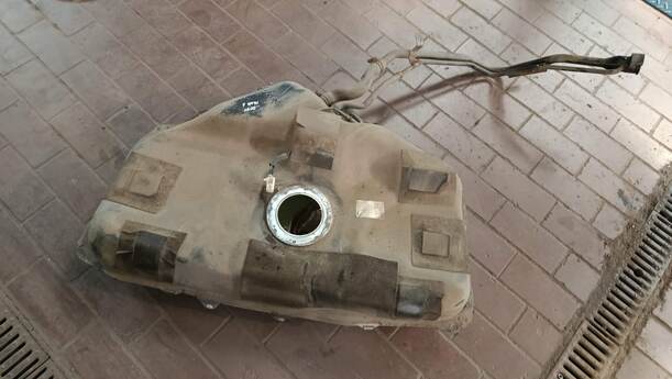 Foto: KRAFTSTOFFTANK ( KOMBI / DIESEL ) eines Mazda 6 Sport Kombi 2.2 CD DPF