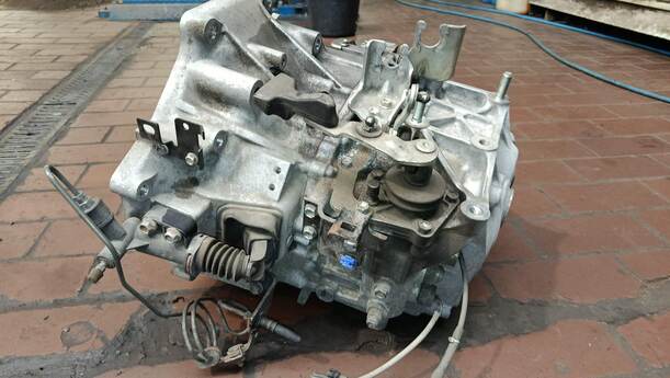 Foto: SCHALTGETRIEBE 6 GANG ( UNGEPRÜFT/ MOTORSCHADEN ) eines Mazda 6 Sport Kombi 2.2 CD DPF
