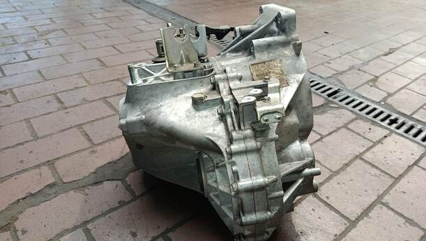 Foto: SCHALTGETRIEBE 6 GANG ( UNGEPRÜFT/ MOTORSCHADEN ) eines Mazda 6 Sport Kombi 2.2 CD DPF