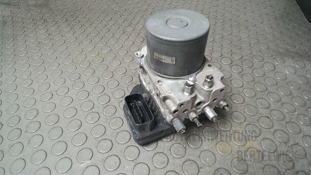 Foto: HAUPTBREMSAGGREGAT ABS eines Mazda 6 Sport Kombi 2.2 CD DPF