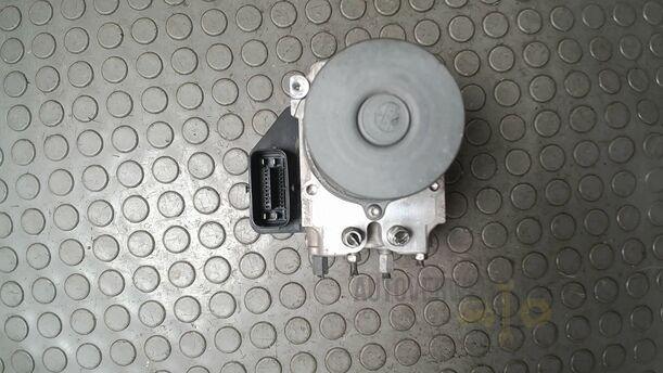 Foto: HAUPTBREMSAGGREGAT ABS eines Mazda 6 Sport Kombi 2.2 CD DPF
