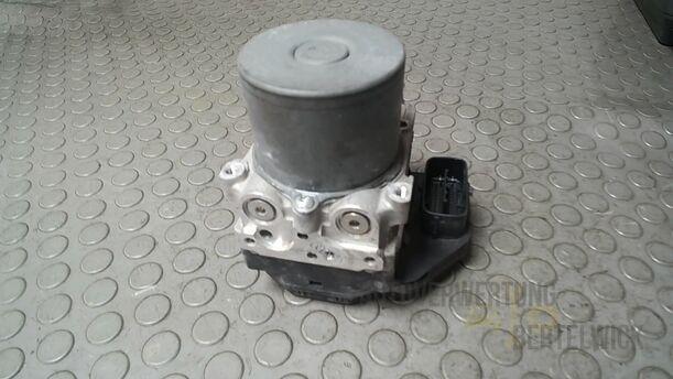 Foto: HAUPTBREMSAGGREGAT ABS eines Mazda 6 Sport Kombi 2.2 CD DPF