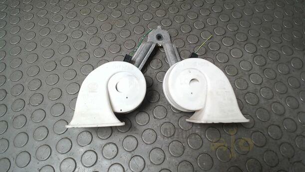 Foto: SIGNALHÖRNER/ HUPEN eines Mazda 6 Sport Kombi 2.2 CD DPF