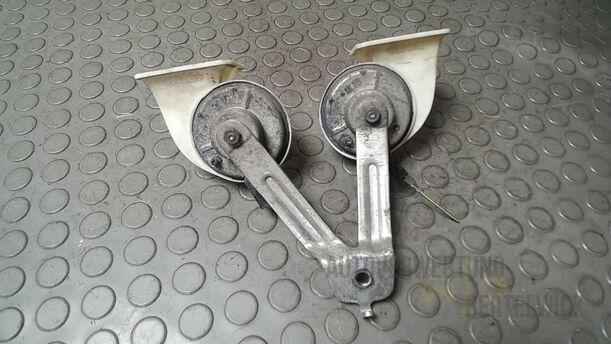 Foto: SIGNALHÖRNER/ HUPEN eines Mazda 6 Sport Kombi 2.2 CD DPF