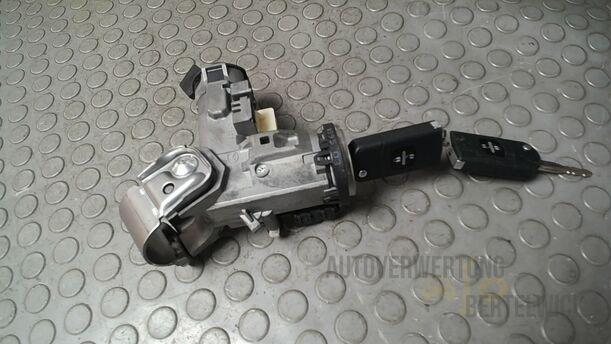 Foto: ZÜNDSCHLOSS/ SCHLIESSZYLINDER eines Mazda 6 Sport Kombi 2.2 CD DPF