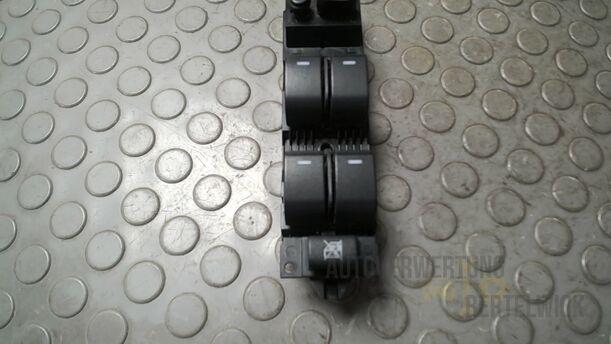 Foto: FENSTERHEBERSCHALTER eines Mazda 6 Sport Kombi 2.2 CD DPF