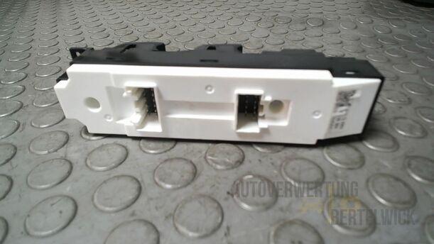 Foto: FENSTERHEBERSCHALTER eines Mazda 6 Sport Kombi 2.2 CD DPF