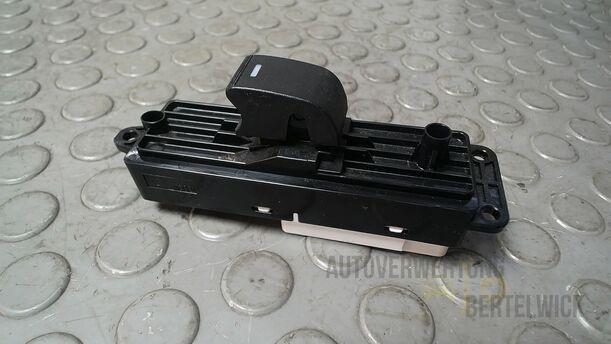 Foto: FENSTERHEBERSCHALTER eines Mazda 6 Sport Kombi 2.2 CD DPF